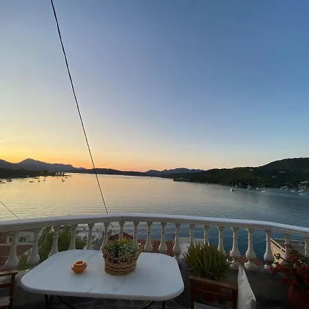 Kasteli Poros Town