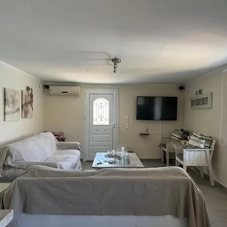Kasteli Apartment Poros Town