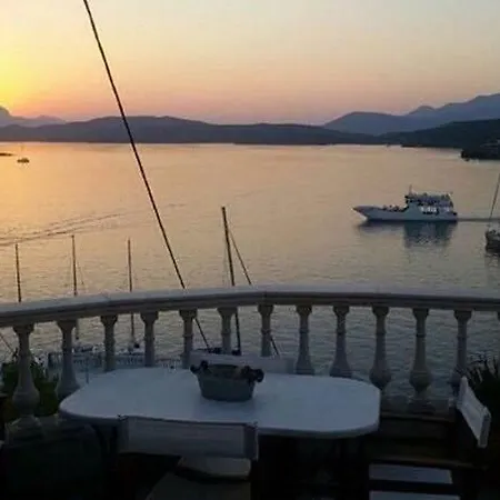 Kasteli Poros Town